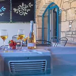 Awesome In Brscici With Wifi בית נופש Bicici