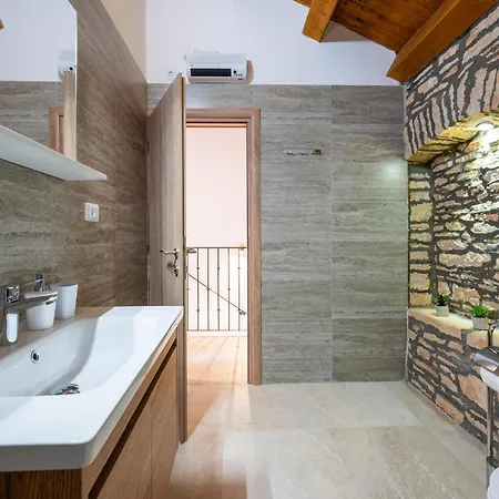 펜션 3 Bedroom Stunning In Brscici Bicici