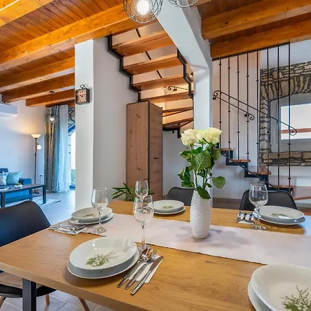 3 Bedroom Stunning In Brscici * Bicici