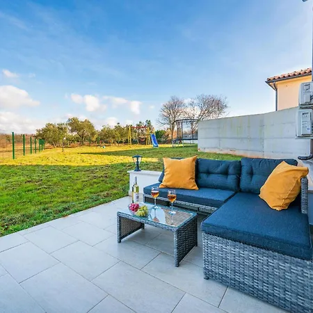 3 Bedroom Stunning In Brscici