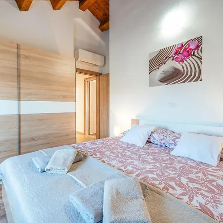 3 Bedroom Stunning In Brscici