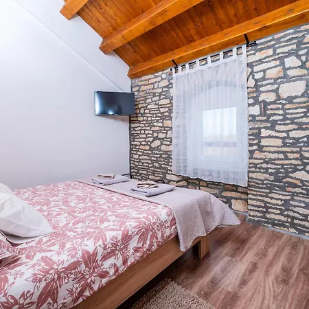펜션 3 Bedroom Stunning In Brscici Bicici