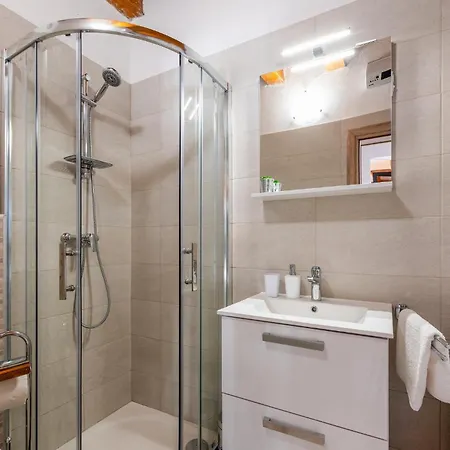 펜션 3 Bedroom Stunning In Brscici Bicici